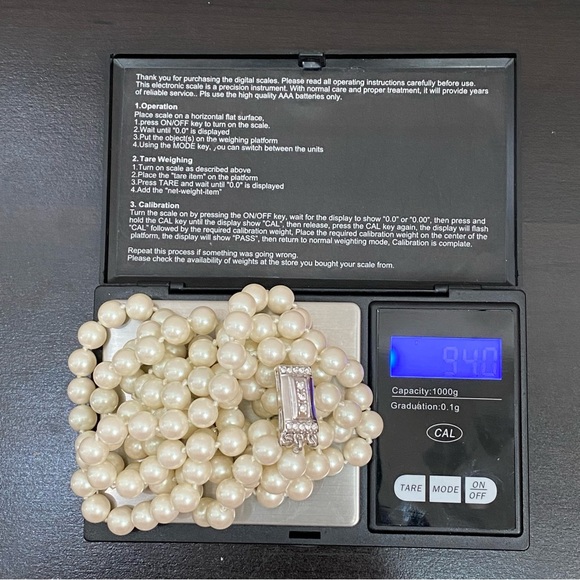 Vintage CAROLEE Signed 3-Strand Silver Box Clasp Faux Pearl Necklace - Picture 6 of 12